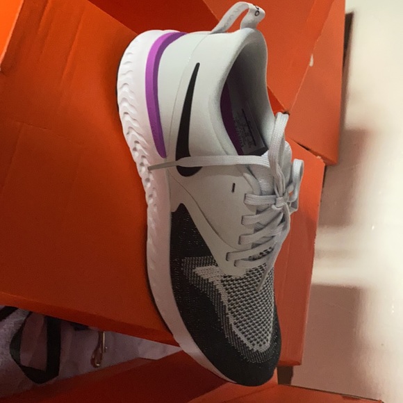 Nike Odyssey React 2 FLYKNIT - Picture 3 of 4